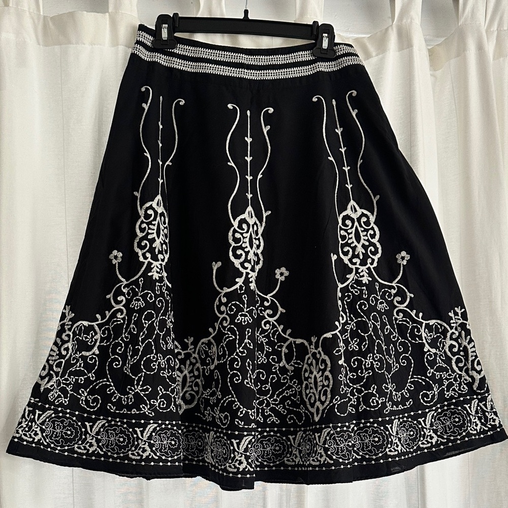 Elegant Black and White Embroidered Skirt 100% Cotton